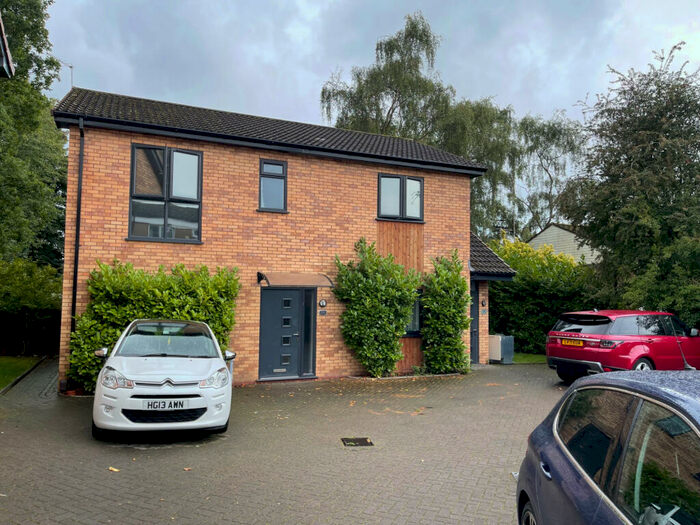 2 Bedroom Apartment To Rent In Braceby Avenue, Birmingham, West Midlands, B13