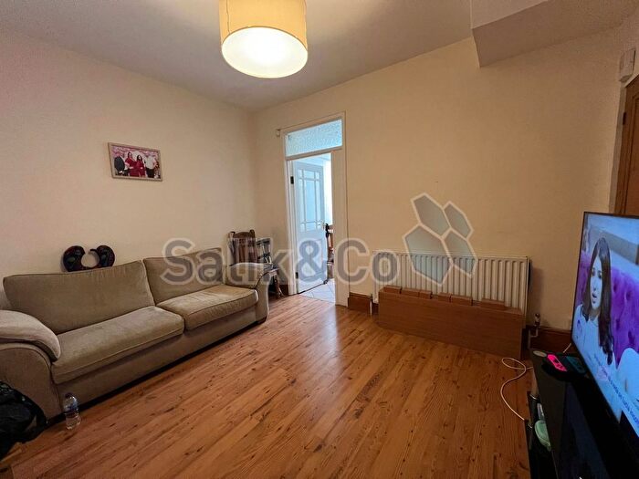 3 Bedroom Terraced House To Rent In Henley Road, London, IG1