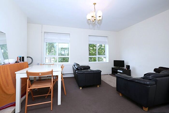 3 Bedroom Flat To Rent In Olive Court, Liverpool Road, Angel, N1