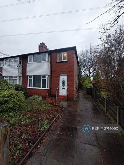 3 Bedroom Semi Detached House To Rent In Kenilworth Avenue, Whitefield, Manchester, M45
