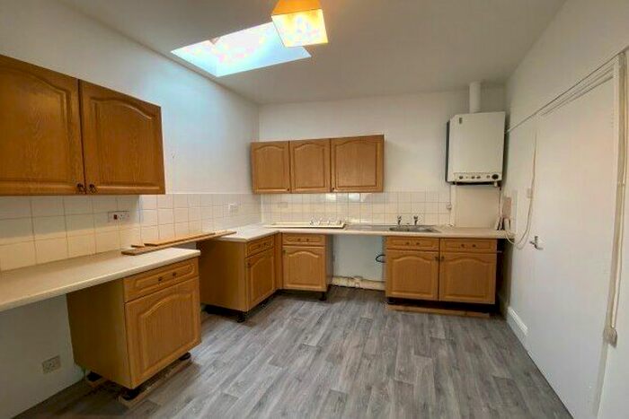 1 Bedroom Flat To Rent In 7 Beach Street, Dawlish EX7