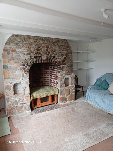 2 Bedroom Cottage To Rent In Long Rock, TR20