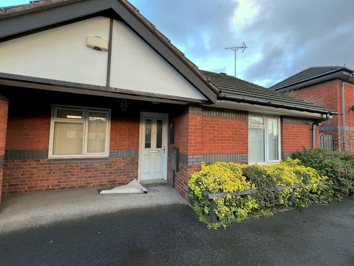 2 Bedroom Terraced Bungalow To Rent In City Road, Sheffield, S2