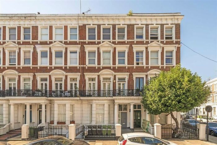 1 Bedroom Flat To Rent In Maclise Road, West Kensington, W14