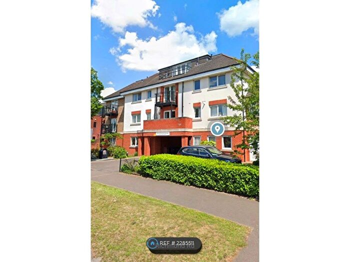 2 Bedroom Flat To Rent In Grantham Court, Kingston Upon Thames, KT2