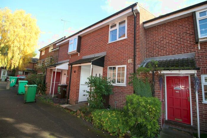3 Bedroom House To Rent In Clinton Court, Nottingham, NG1