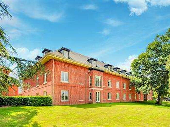 2 Bedroom Flat To Rent In Henmarsh Court, Hertford, SG13