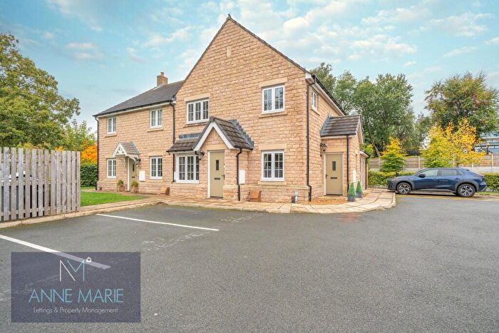 2 Bedroom Maisonette To Rent In Tatton Place, Macclesfield, Cheshire, SK10