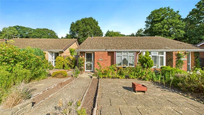2 Bedroom Bungalow For Sale In Tresta Walk, Horsell, Surrey, GU21