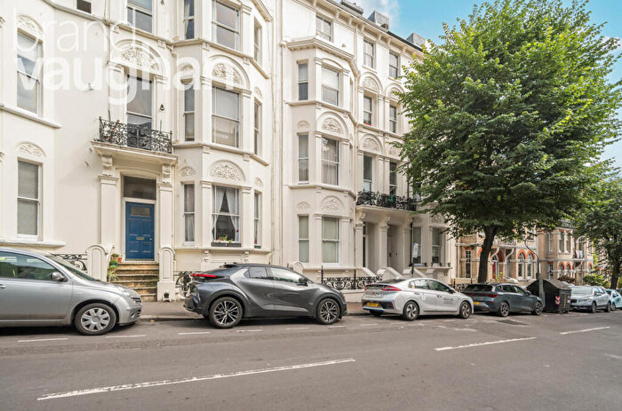 3 Bedroom Flat To Rent In Cambridge Road, Hove, East Sussex, BN3