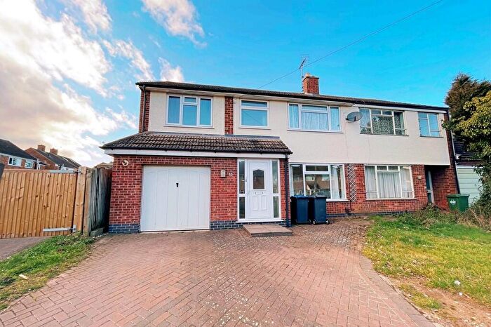 4 Bedroom Semi-Detached House For Sale In Featherbed Lane, Hillmorton, CV21