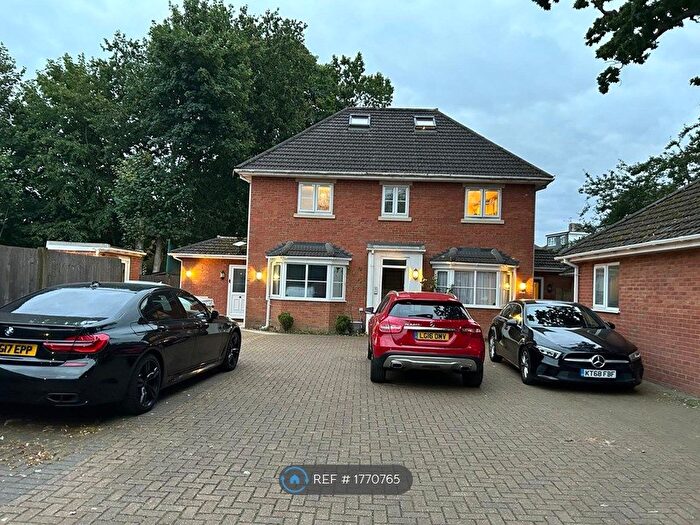 1 Bedroom Flat To Rent In Gledwood Court, Edgware, HA8
