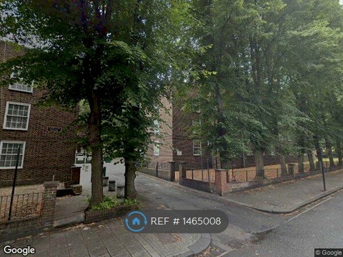 3 Bedroom Flat To Rent In Rushton House, London, SW8