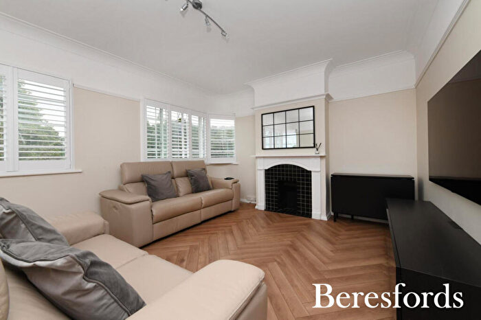 3 Bedroom Apartment To Rent In Byron Mansion, Corbets Tey Road, RM14