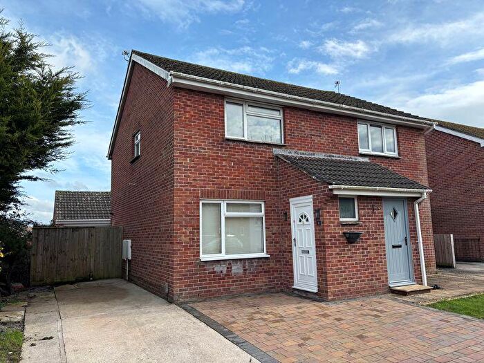 2 Bedroom Semi Detached House For Sale In Ladycroft, Clevedon, BS21