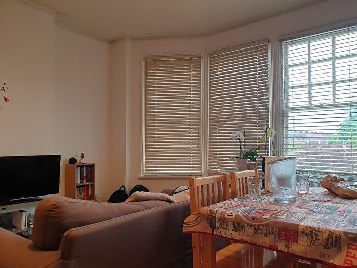 1 Bedroom Flat To Rent In High Road, Wood Green, N22