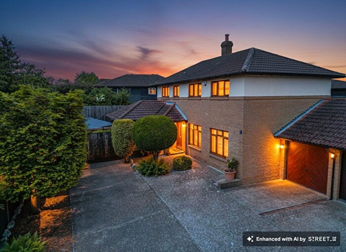 4 Bedroom Detached House For Sale In Brockhampton, Downhead Park, MK15