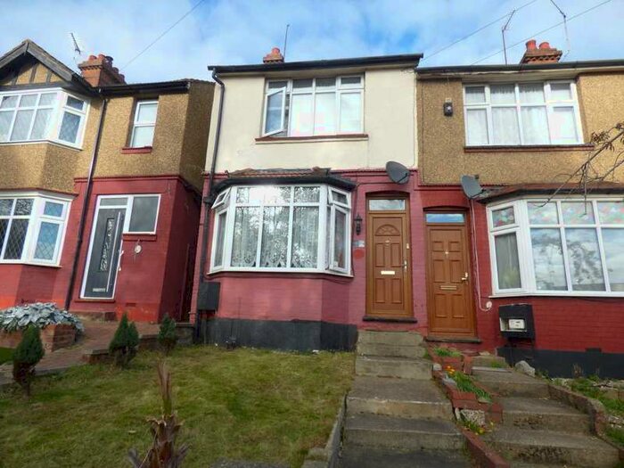 2 Bedroom House To Rent In Richmond Hill, Luton, LU2