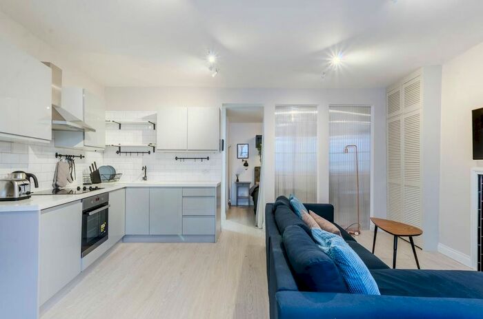 1 Bedroom Flat To Rent In Challoner Crescent, West Kensington, London, W14