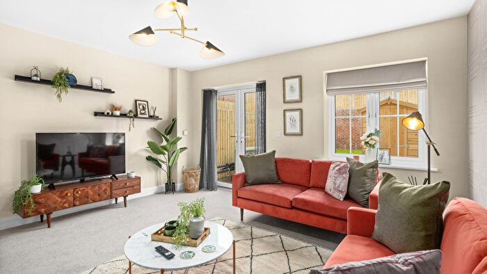 3 Bedroom Semi-Detached House For Sale In Eldridge Way, Hastings, TN37