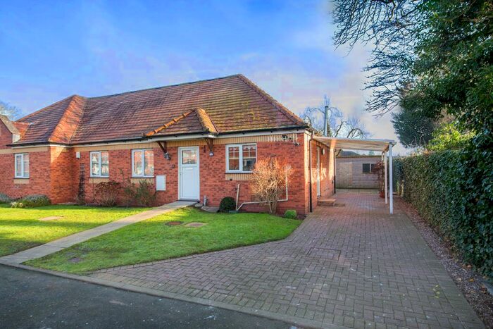 3 Bedroom Bungalow For Sale In Old Bowling Green Close, Burford WR15