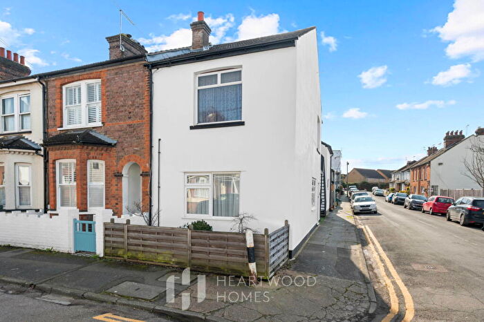 2 Bedroom Maisonette For Sale In Castle Road, St. Albans, AL1