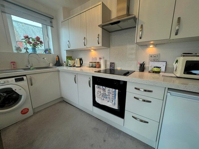2 Bedroom Flat To Rent In Castle Way, Southampton, SO14