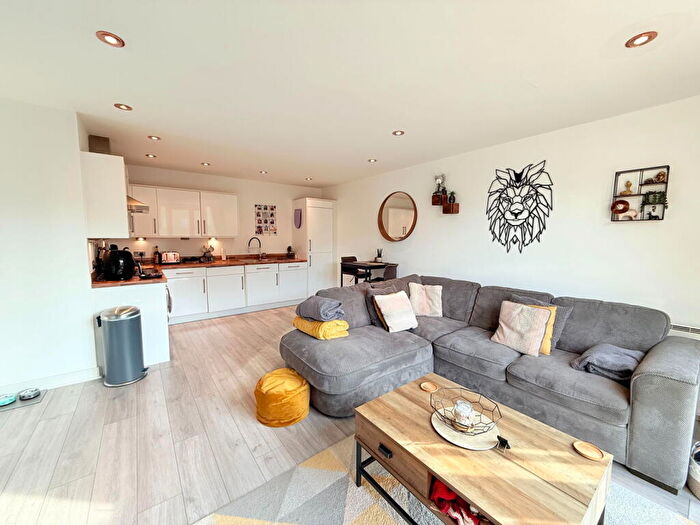 2 Bedroom Flat For Sale In Cornwood House, Cornwood Lane, Dickens Heath, B90