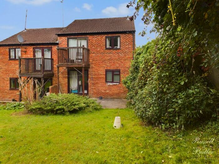 1 Bedroom Flat For Sale In Lenborough Road, Buckingham., MK18