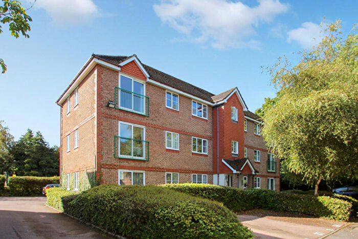 2 Bedroom Flat To Rent In Maidenbower, RH10
