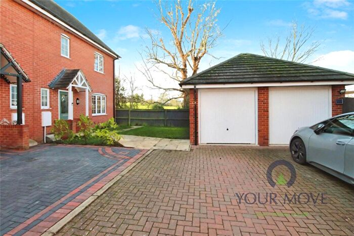 3 Bedroom Semi Detached House For Sale In Chamberlain Way, Shortstown, Bedford, Bedfordshire, MK42