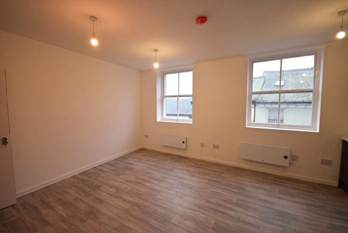 1 Bedroom Flat To Rent In High Street, Bideford, Devon, EX39