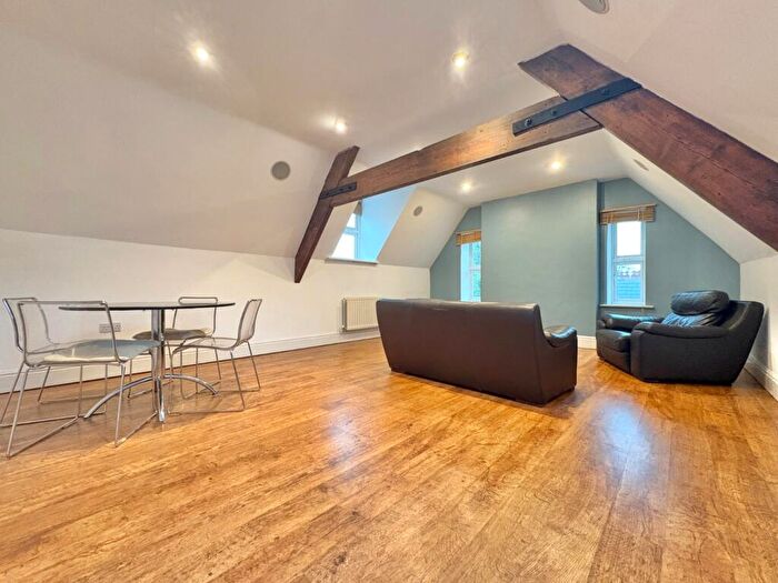 2 Bedroom Flat To Rent In Linfield, Grove Road, Headingley, Leeds, LS6