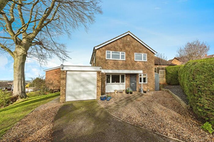 4 Bedroom House To Rent In Walnut Grove, Hemel Hempstead, HP2