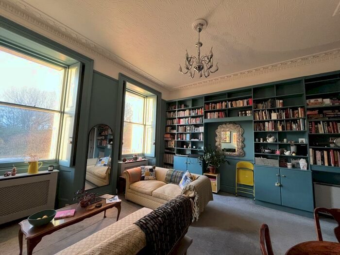 1 Bedroom Flat To Rent In Sussex Square, BN2