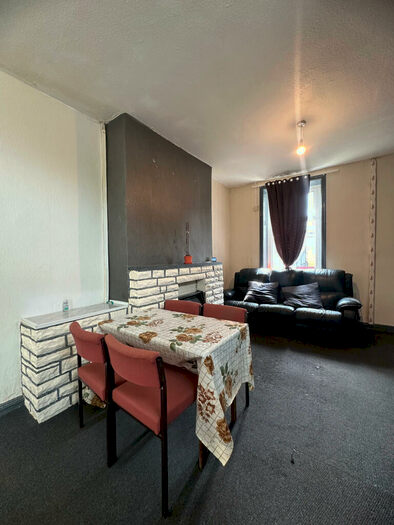 2 Bedroom House To Rent In Higgin Street, BB10