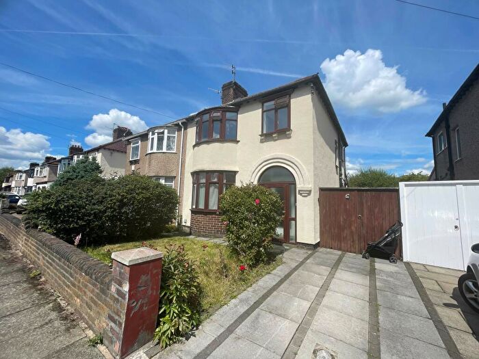 3 Bedroom House To Rent In Stairhaven Road, L19