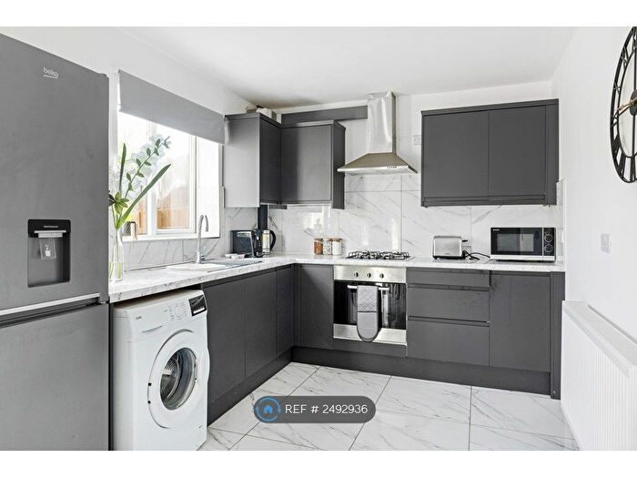 3 Bedroom End Of Terrace House To Rent In Harwill Crescent, Nottingham, NG8