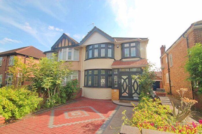 3 Bedroom Semi-Detached House For Sale In Western Avenue, Greenford, UB6