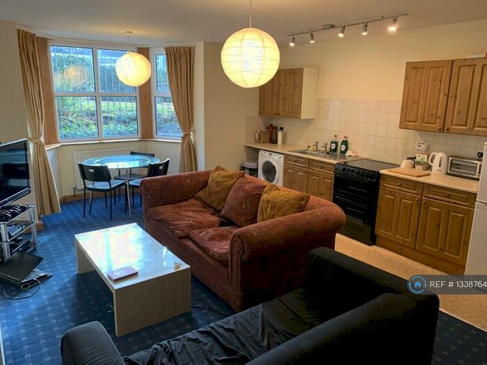 1 Bedroom Flat To Rent In Moorland Hall, Leeds, LS3