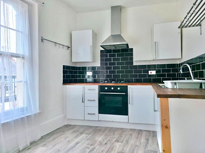 2 Bedroom Maisonette To Rent In Church Street, Paignton, TQ3