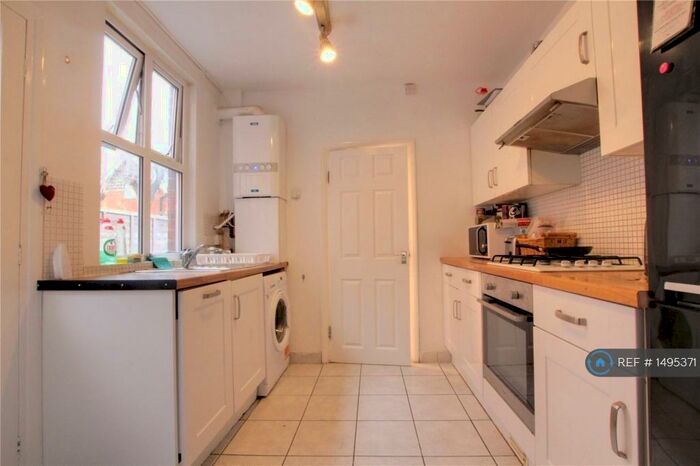 3 Bedroom Terraced House To Rent In Ormsby Street, Reading, RG1