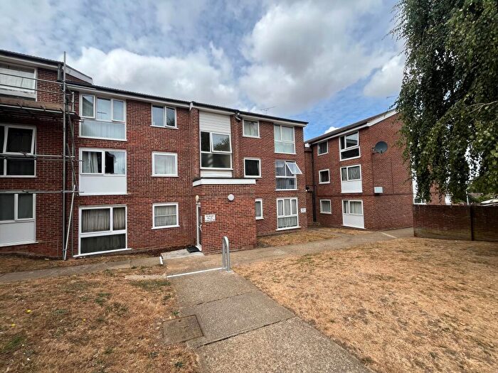 2 Bedroom Flat For Sale In Falkland Court, Essex, CM7