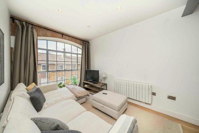 1 Bedroom Flat To Rent In Queens Row, Walworth, SE17