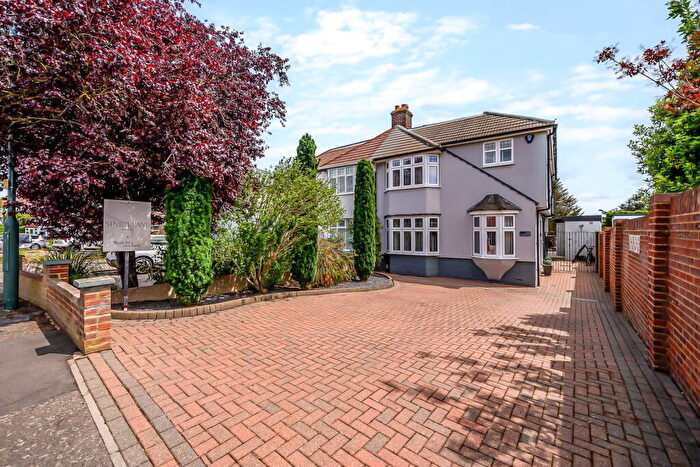 4 Bedroom Semi Detached House For Sale In Bedonwell Road, Bexleyheath, DA7