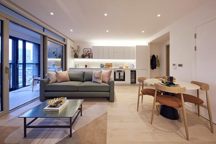 2 Bedroom Apartment To Rent In New Drum Street, London, E1
