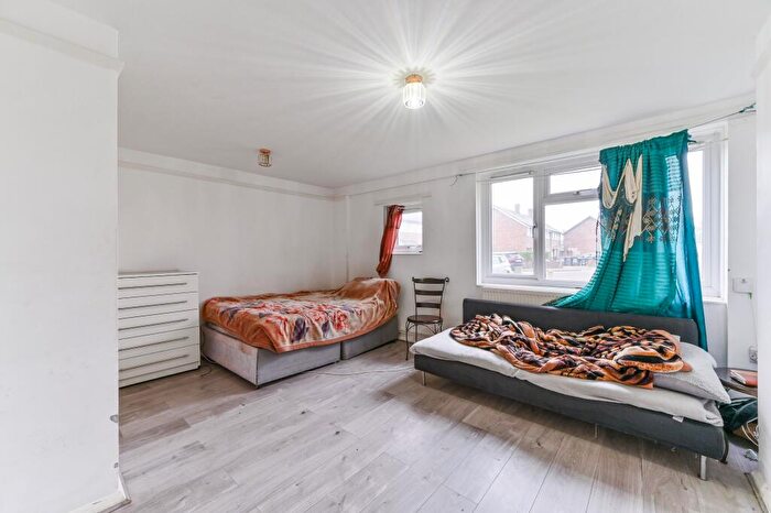 Studio For Sale In Wisbeach Road, Croydon, CR0