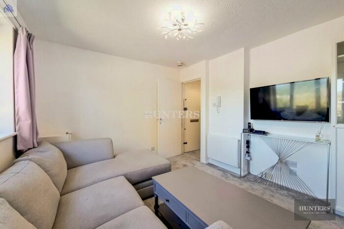 1 Bedroom Flat To Rent In Britten Court, Abbey Lane, London, E15