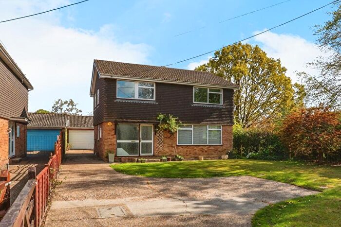 4 Bedroom Detached House For Sale In Cooks Lane, Calmore, Southampton, SO40