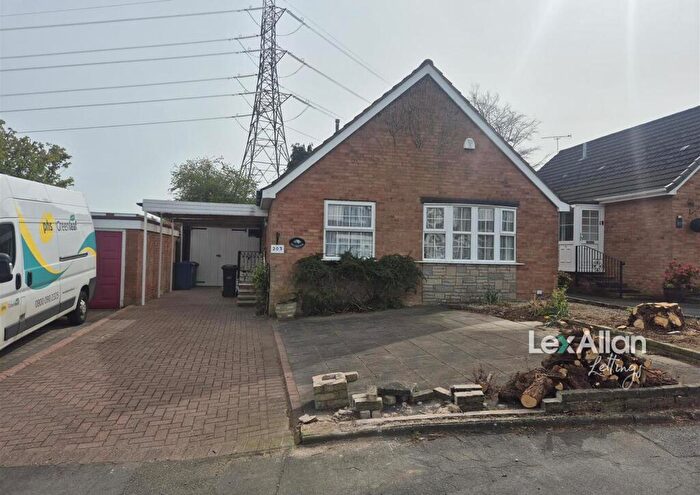2 Bedroom Detached Bungalow To Rent In Woodbury Road, Halesowen, B62